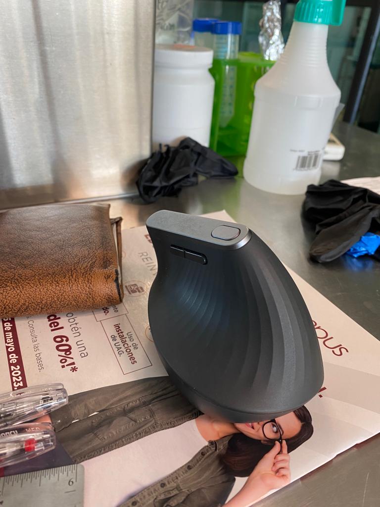 Imágenes 1: Yo tengo el gris oscuro, esta padre...además el material tiene una textura suave y antiderrapante... y mejora mucho los dolores asociados a sindrome del tunel del carpio!